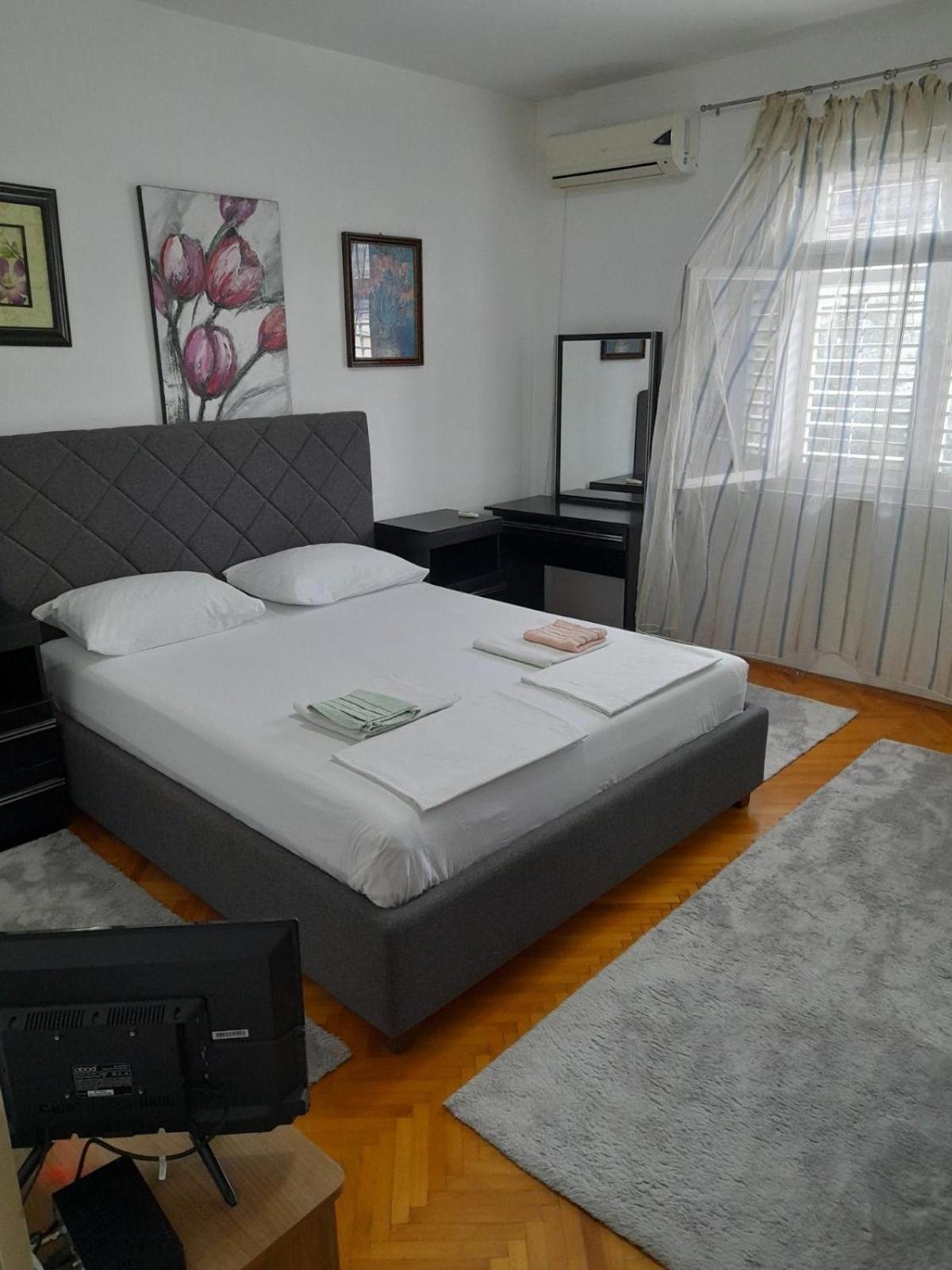 Anita Guest House Tivat Extérieur photo