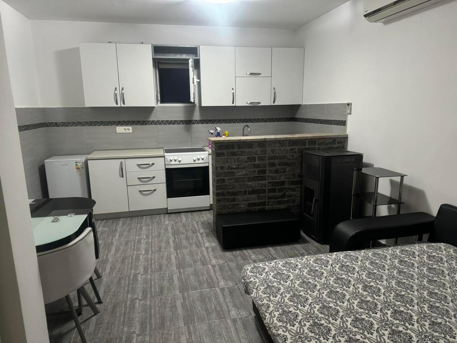 Anita Guest House Tivat Extérieur photo